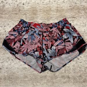 Lululemon Hotty Hot Shorts 2.5